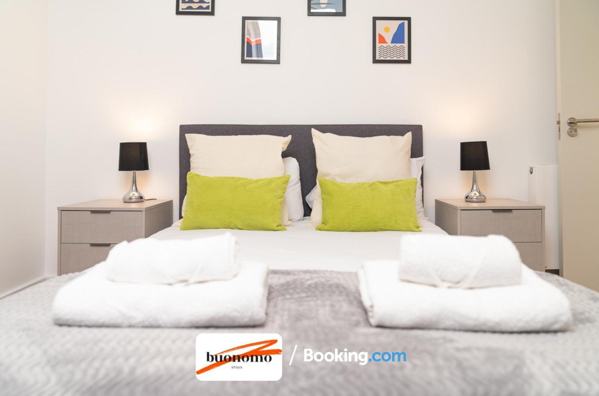 Two Bedroom Apartment At Buonomo Stays Short Lets & Serviced Accommodation London Exteriör bild