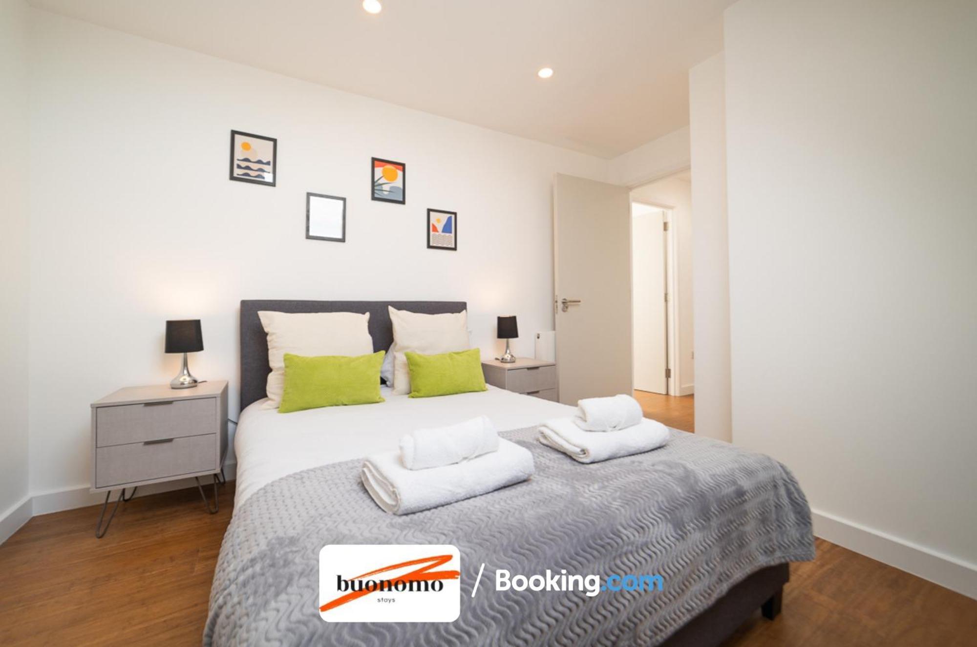 Two Bedroom Apartment At Buonomo Stays Short Lets & Serviced Accommodation London Exteriör bild