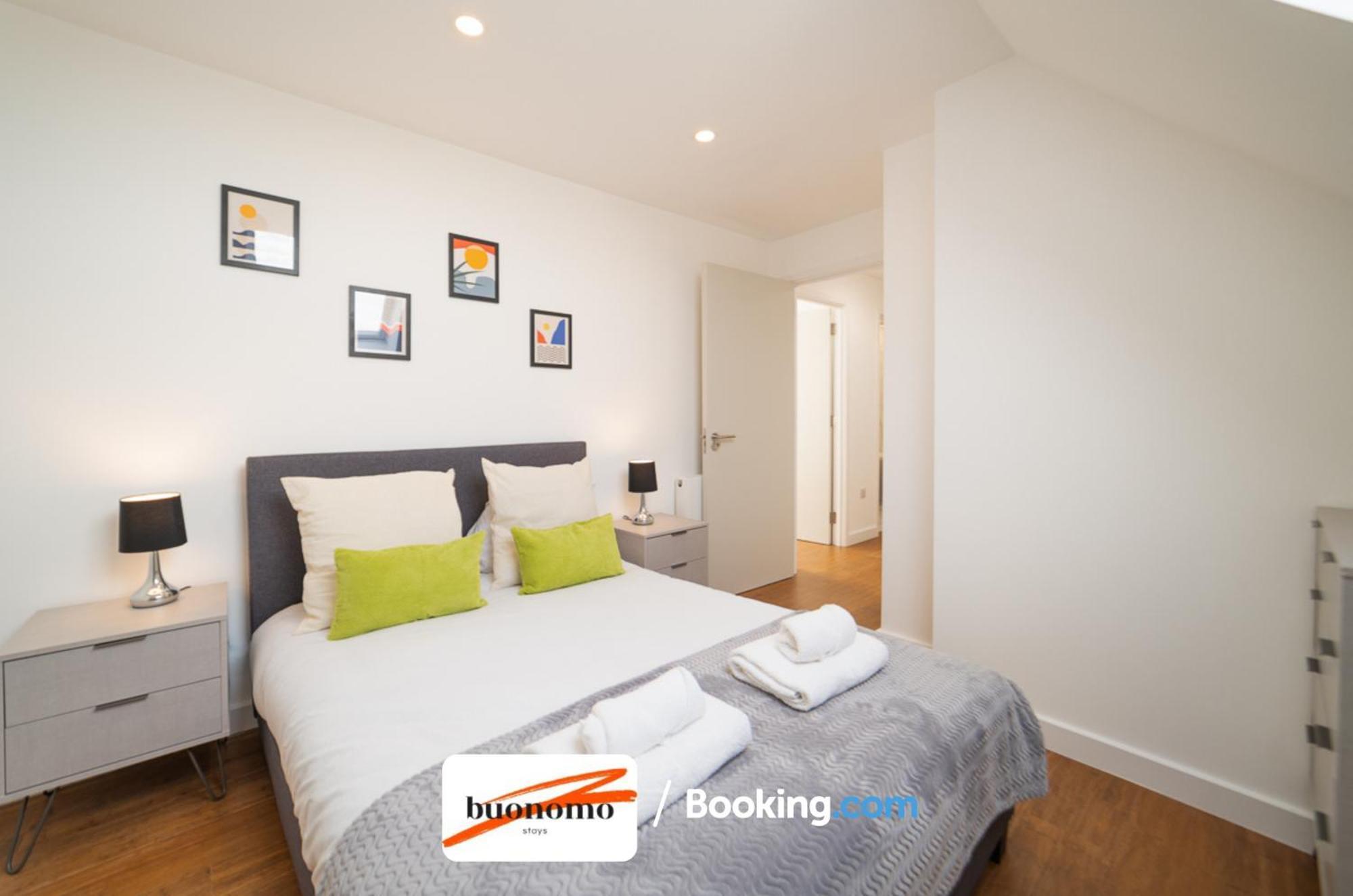 Two Bedroom Apartment At Buonomo Stays Short Lets & Serviced Accommodation London Exteriör bild